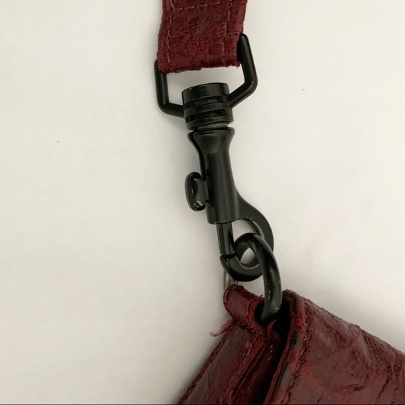 Matt & Nat Vegan Crinkle Crossbody Bag Distressed - Picture 8 of 17